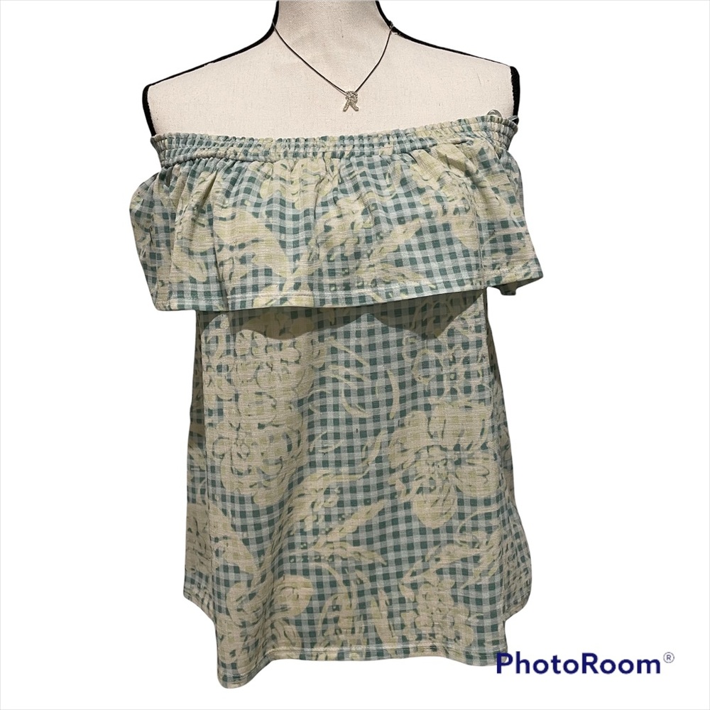 Lauren Conrad NWT  Ruffle Cold Off Shoulder Top Size M